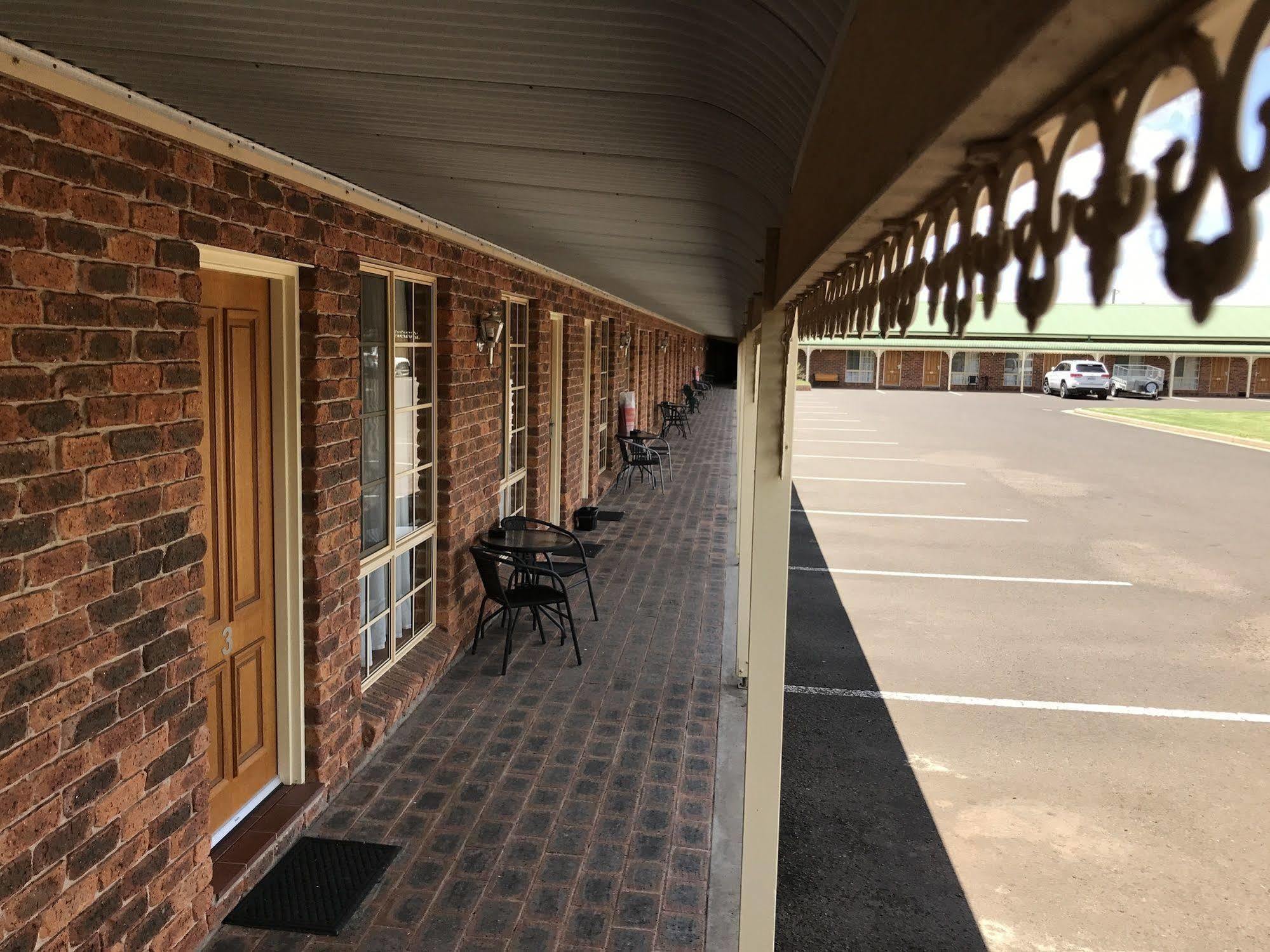 Leeton Heritage Motor Inn Exteriör bild